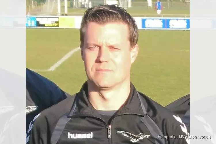 Hoofdtrainer Sjaak Lettinga blijft bij Stormvogels
