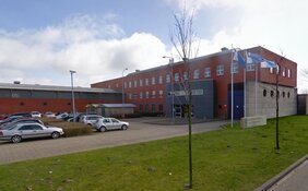 Vakbond en Tweede Kamer willen maatregelen tegen gevangenisparty's