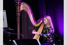 Femke, Leerling Cultuurhuis verzorgt Prelude Marquette Classique