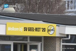 Grensrechter die keeper bewusteloos sloeg wordt geroyeerd door voetbalclub Geel-Wit