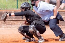 Nederlands softbalteam U16 op bezoek bij Rooswijk