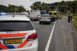 Vrouw lichtgewond bij ongeval op de Velsertraverse