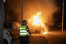 Weer auto verwoest door brand in Haarlem