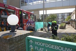 Afval in de brand bij slooppand Huis in de Duinen Zandvoort
