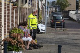 Scooterrijdster gewond door afslaande auto in Haarlem