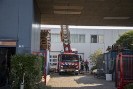 Hulpdiensten groots in actie na rookpluim Haarlemse Waarderpolder