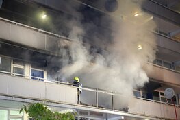 Dode bij grote uitslaande brand door explosie in flat