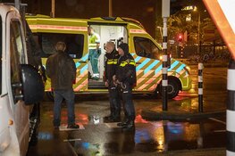 Twee gewonden bij botsing met lantaarnpaal in Haarlem