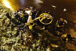 Snorfietsers botsen in Uitgeest