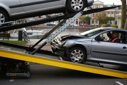 Blikschade bij kop-staartbotsing op de Schalkwijkerstraat