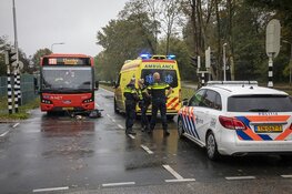 Fietsster gewond na botsing met R-Net bus in Driehuis