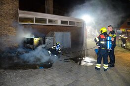 Brandweer blust brand bij basischool in Heemskerk