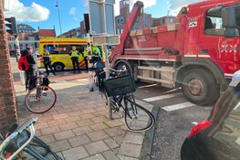 Truck rijdt moeder en kind aan in Haarlem