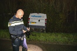 Gestolen bus met de neus in het water in Beverwijk
