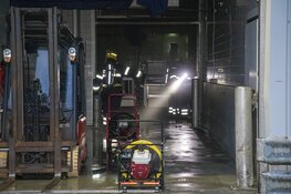 Heftrucks in de brand in bedrijfspand IJmuiden