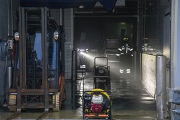 Heftrucks in de brand in bedrijfspand IJmuiden