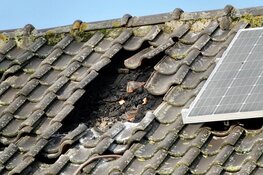 Slimme bewoner blust met tuinslang een brandje in woning Heemskerk