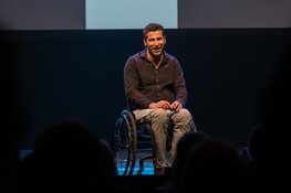 Marc de Hond maakt theaterkunstproject voor zoon en dochter