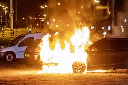 Auto uitgebrand aan de Oudeweg in Haarlem