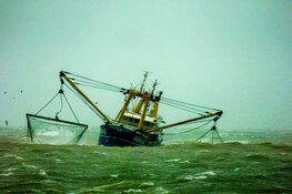 Storm geeft mooie beelden op Noordpier