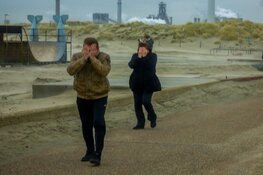 Storm geeft mooie beelden op Noordpier