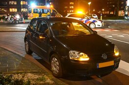 Aanrijding tussen auto en scooter op kruising in Beverwijk