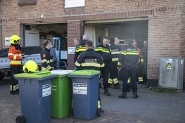 Brandweer groots uitgerukt voor brand op dak IJmuiden