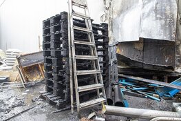 Bedrijfspand Velserbroek loopt schade op door brand pallets