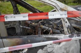 Weer autobrand in Haarlem, dit keer op de Zomerkade