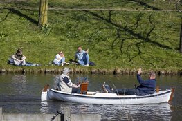 Haarlemmers genieten van het zonnetje