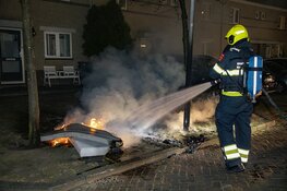 Schaars geklede man aangehouden na brandstichting Charta 77-Vaart