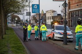 Jongen te water aan de Zijlsingel in Haarlem