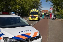 Fietser gewond na botsing met scooter op de Korte Verspronckweg