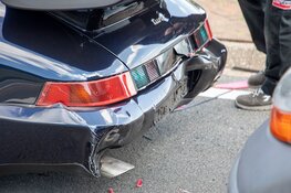 Porsche afgesleept na kop-staart aanrijding Zeeweg