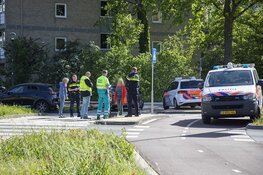 Fietser geschept door afslaande auto op de Groningenlaan