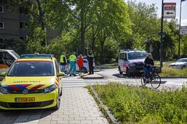 Fietser geschept door afslaande auto op de Groningenlaan