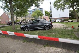 Politie schiet autobanden van vluchtende verdachte lek in Haarlem