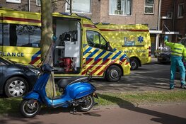 Fietser gewond na botsing tegen scooter in Haarlem