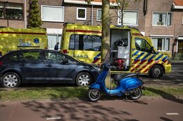 Fietser gewond na botsing tegen scooter in Haarlem