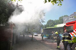 Metershoge vlammen uit Ziggo wijkkast, buurt zonder internet en tv