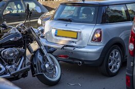 Motor botst op remmende auto op de Verspronckweg