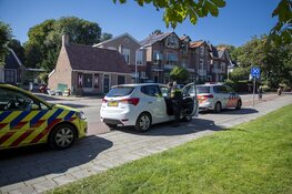 Fietser gewond na aanrijding met auto bij rotonde Overveen