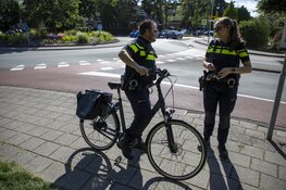 Fietser gewond na aanrijding met auto bij rotonde Overveen