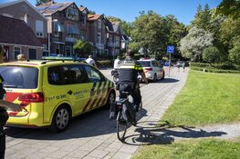 Fietser gewond na aanrijding met auto bij rotonde Overveen