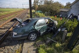 Treinverkeer Haarlem - Lisse stil na ongeval met auto bij Hillegom