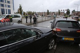 Blikschade door nat wegdek bij aanrijding op de Europaweg