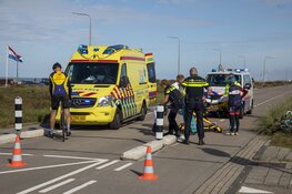 Wielrenner botst op betonnen wegafscheiding in Zandvoort