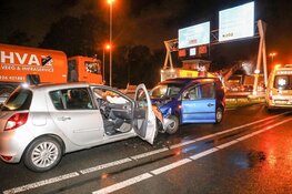 Gewonde bij frontale botsing naast werkzaamheden N208 bij Velserbroek