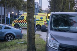 Fietser gewond na aanrijding door busje op de Oudeweg
