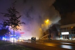 Felle brand bij Carpetright in Beverwijk